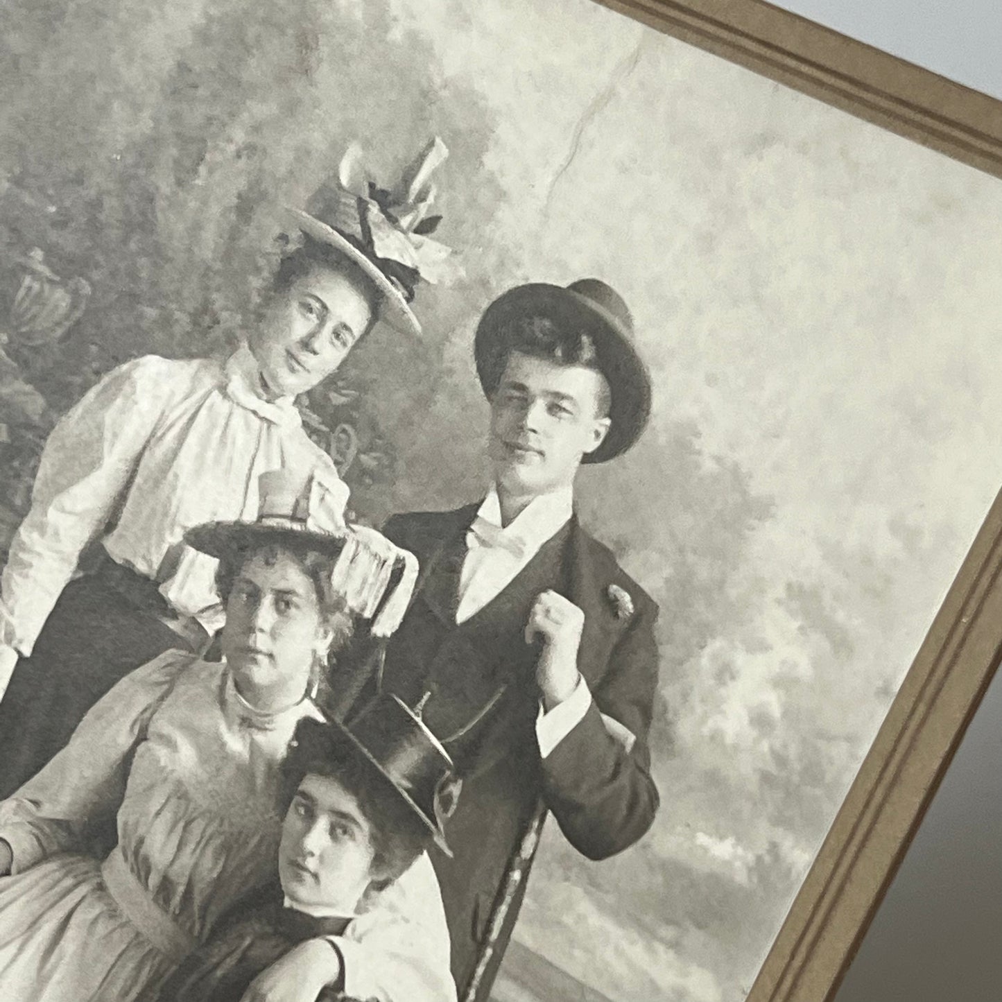 Antique Cabinet Card Photograph Beautiful Young Women & Dapper Man Very Fashionable Group Spokane WA